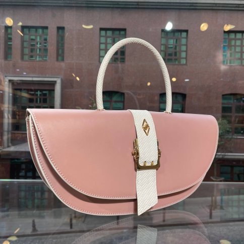 HALF MOON BARREL BAG STYLE