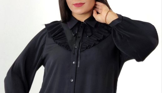 RUFFLE FRONT COWBOY TIE NECKLINE