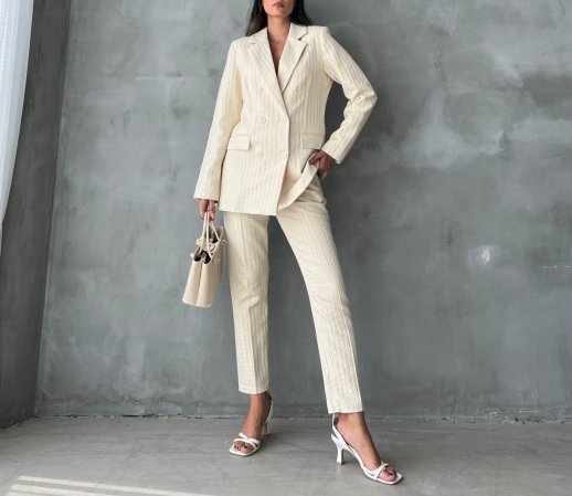 PATTERN FABRIC BLAZER AND PANTS